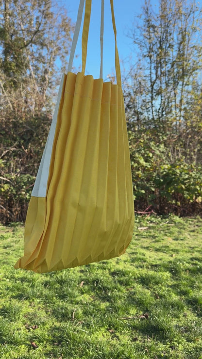 Urban Pleated Tote (Black)